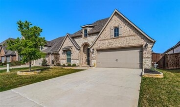 Building Photo - 1009 Queens Lk Trl