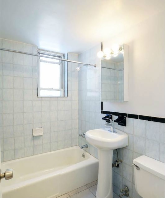 Photo - 260 W 27th St Apartment