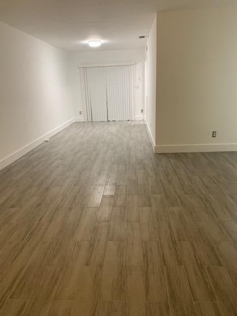 Foto del edificio - 4704 Pier Dr