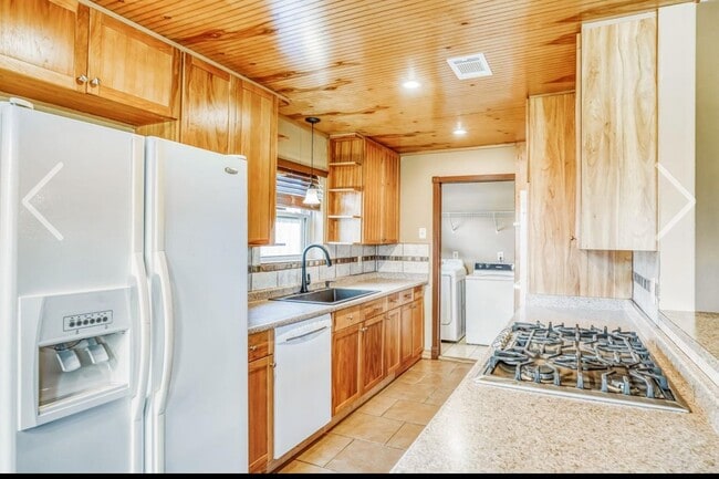 Building Photo - 21611 Glenbranch Dr