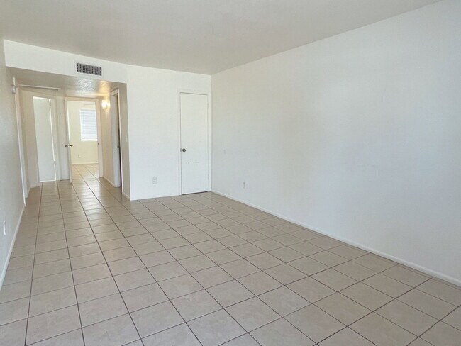 Foto del edificio - 2061 S Apache Dr