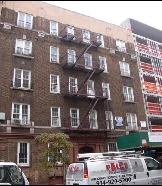 Foto del edificio - 2390 Creston Ave