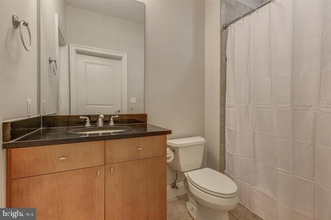 Foto del edificio - 1210 R St NW