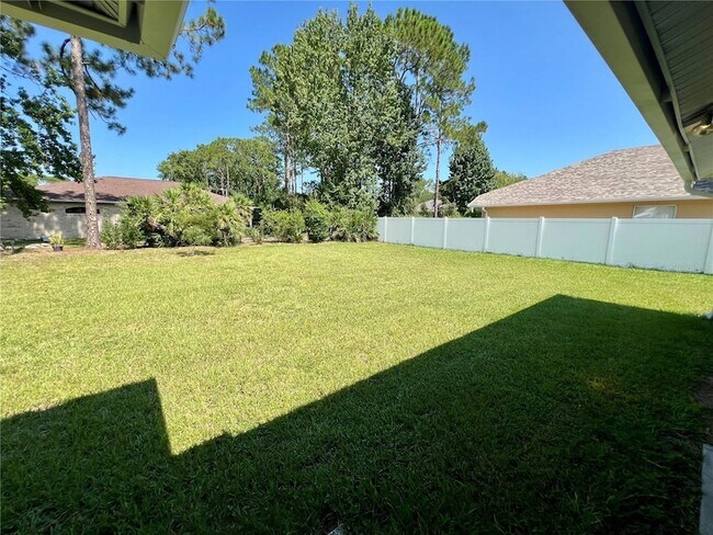 Building Photo - 6 Willow Grove Pl