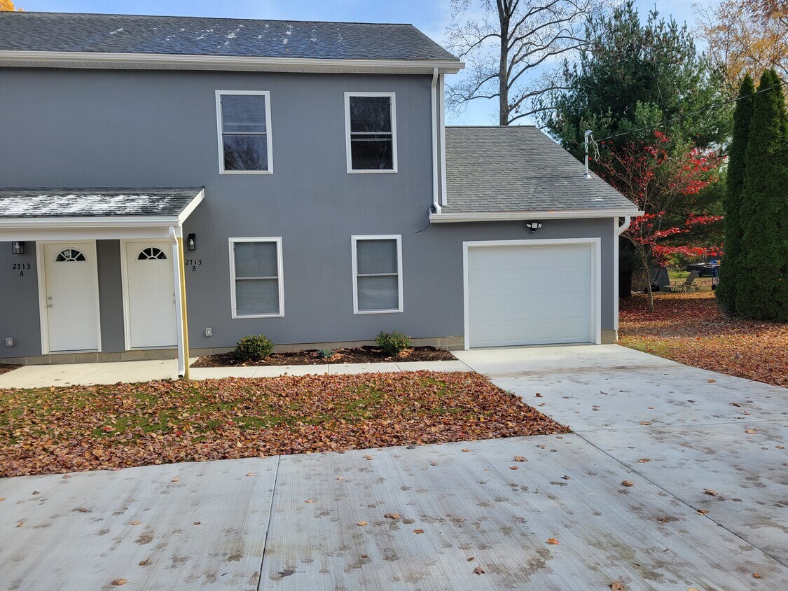 2713 Saltsman Rd, Erie, PA 16510 Townhome Rentals in Erie PA