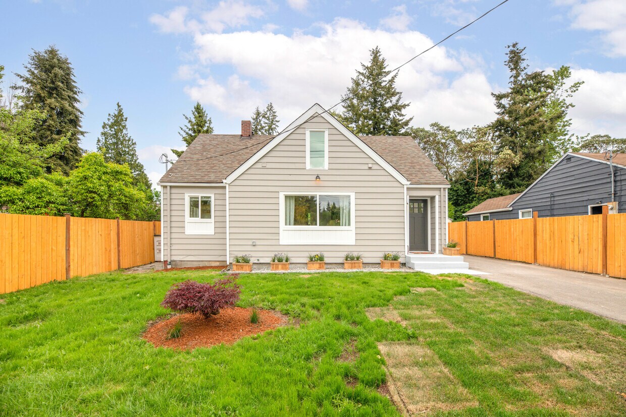 Primary Photo - 408 S 112th St