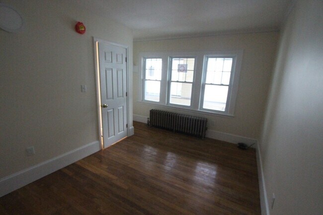 Building Photo - 7 Seagrave Rd