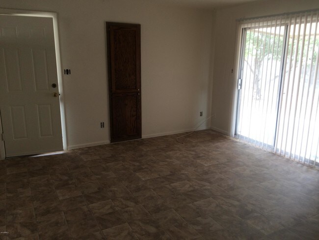 Building Photo - 3807 E Hillery Dr