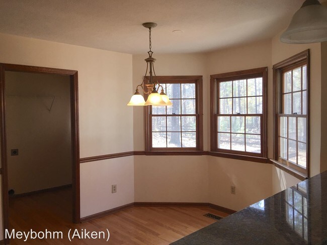 Building Photo - 4022 Woodvalley Dr