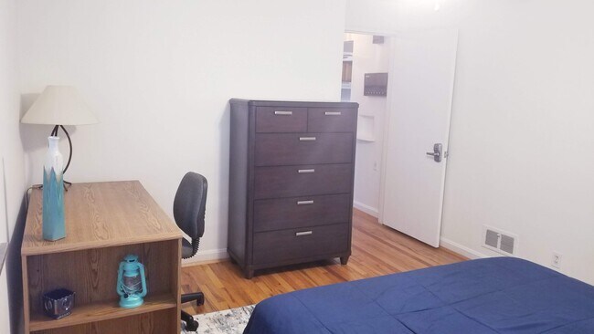 Foto del edificio - 7710 Plainfield Rd