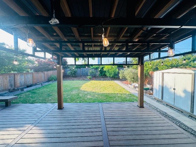 Building Photo - 5202 NW Shoreline Way