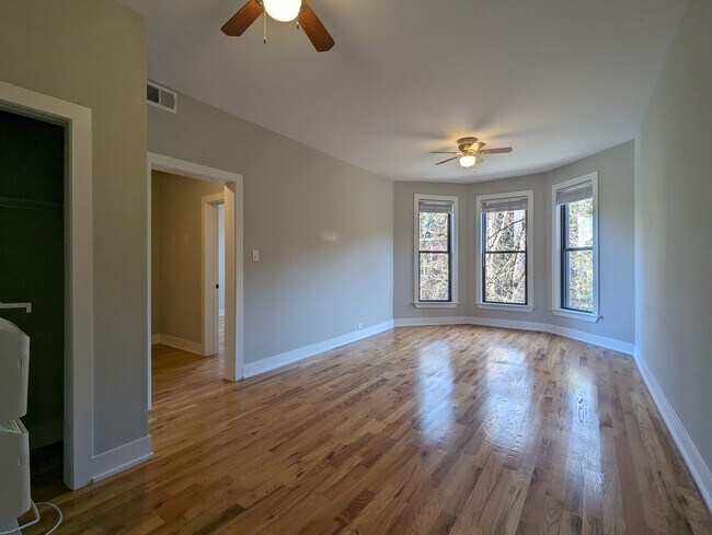 Foto del edificio - 625 W Oakdale Ave