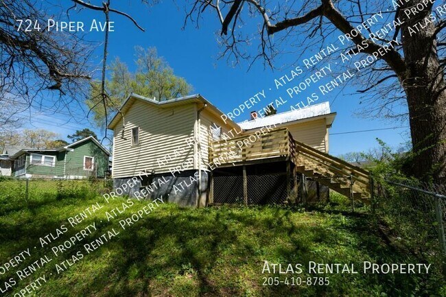 Building Photo - 724 Piper Ave