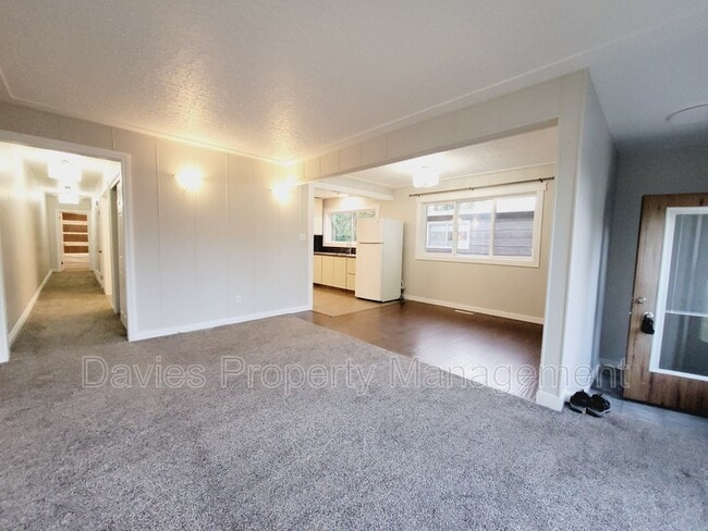 Building Photo - 7412-7483 83 Ave NW
