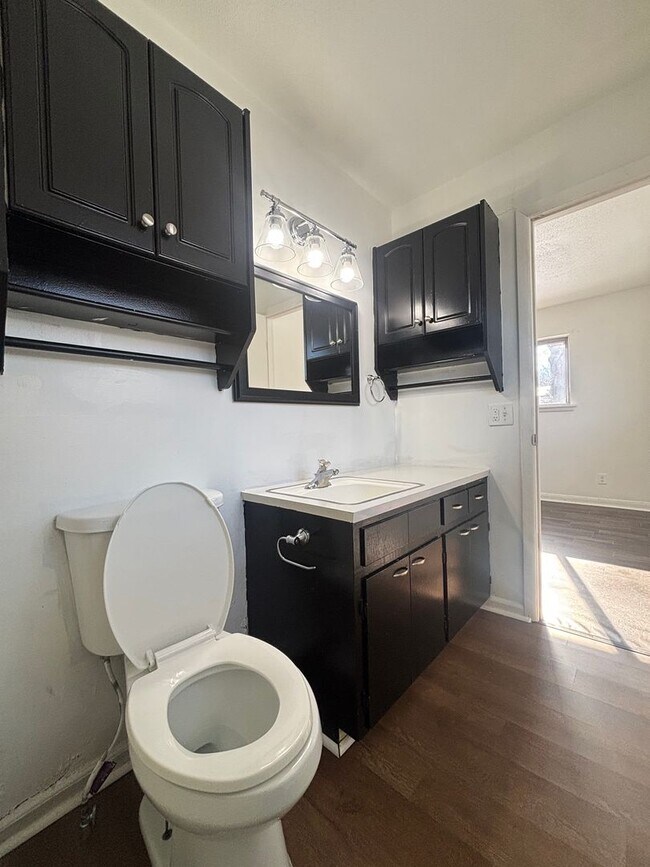Foto del edificio - Spacious 1 bedroom 1 bathroom duplex