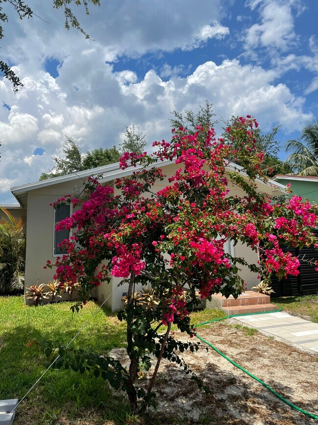 Foto del edificio - 135 NW 68th St