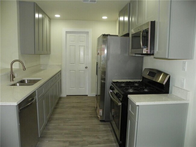 Foto del edificio - 1306 Colony Creek Dr
