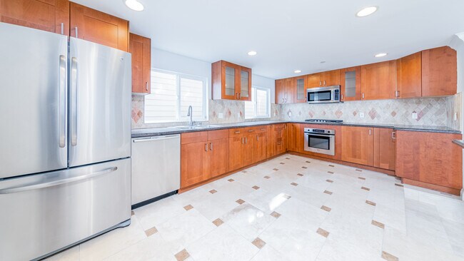 Foto del edificio - 2470 S Centinela Ave