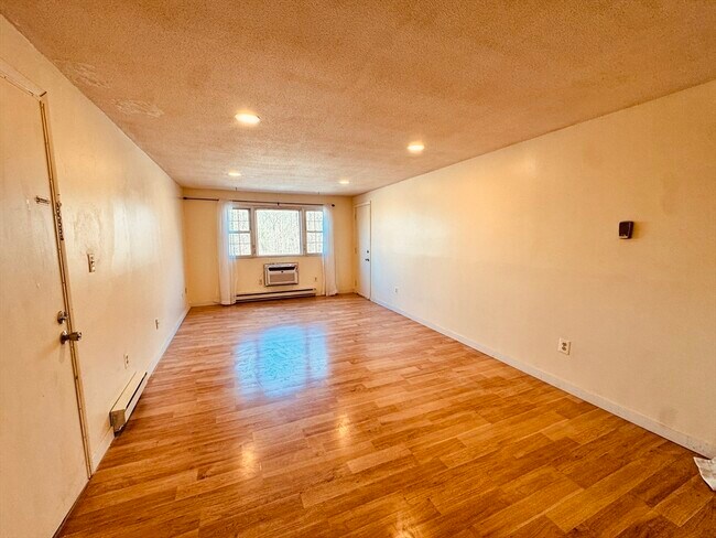 Foto del edificio - 14B Mayberry Dr