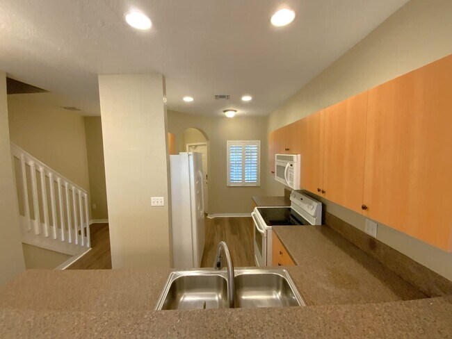 Building Photo - 5435 Via Delray #14
