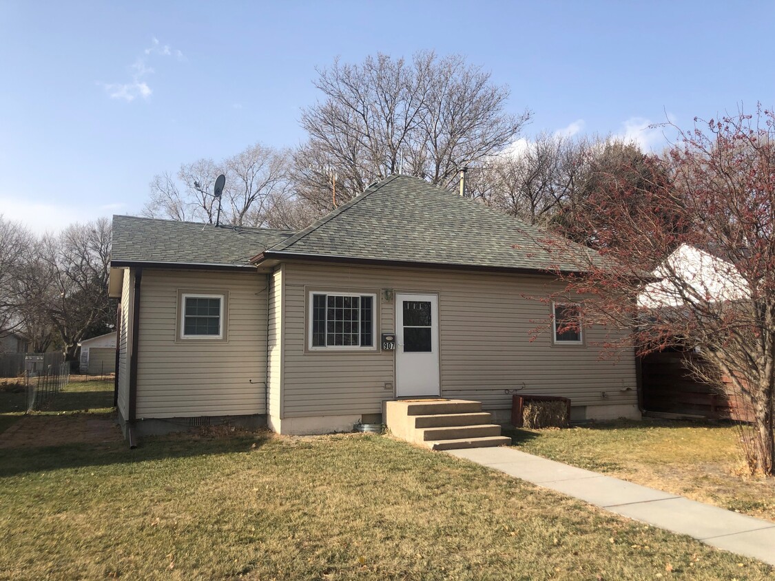 Front - 907 Sheridan St