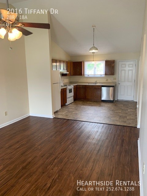 Foto del edificio - 2 Bed 1 Bath Duplex in Heritage Village