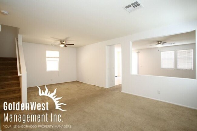 Building Photo - Gorgeous 4Bdm 2.5Ba Two-Story Home in Sout...