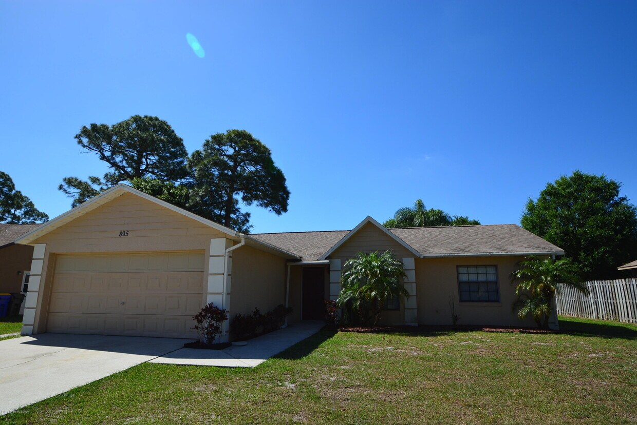 Foto principal - 895 Wandering Pine Trail