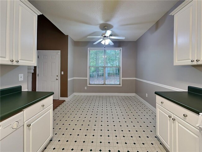 Building Photo - 145 Rosewood Cir