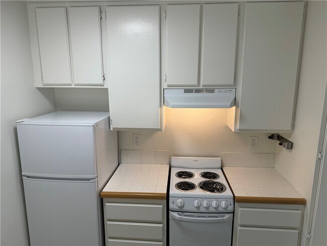 Building Photo - 26172 Sanz