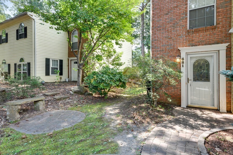 Foto principal - Excellent Location - Marietta Townhome - $...