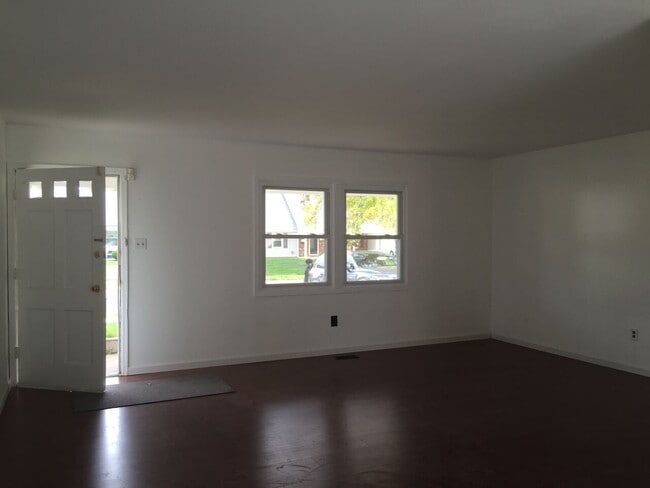 Foto del edificio - 3 Bed 2 bath Kensignton Rancher