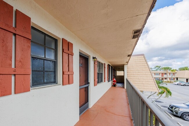 Building Photo - 4708 Oak Terrace Dr