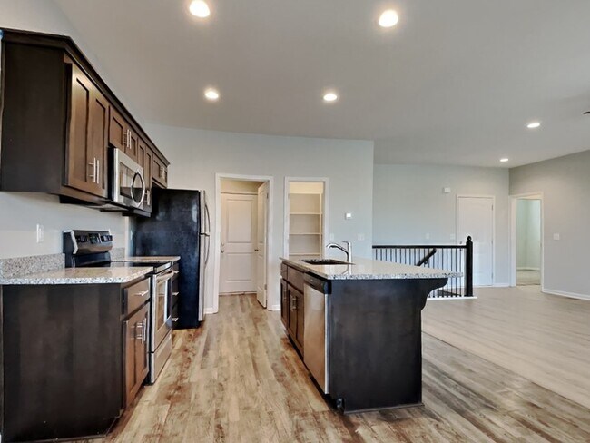 Building Photo - 21715 North Ridge