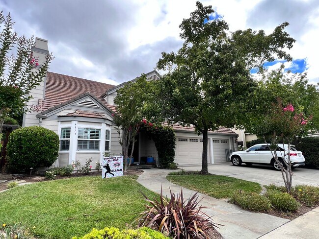 Foto del edificio - Executive Home in Wonderful Pleasanton Hills Neighborhood
