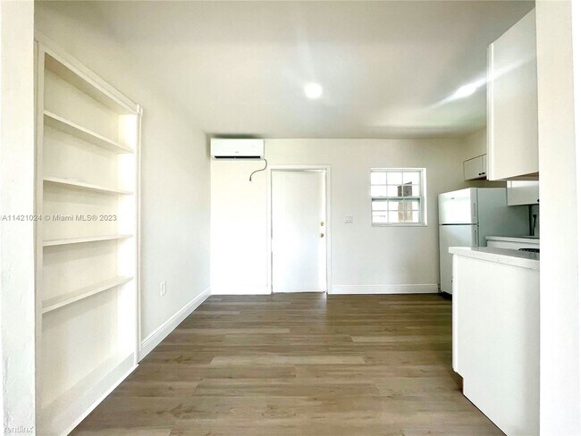 Foto del edificio - 2 br, 1 bath House - 1004 SW 24th Ave # 2-...