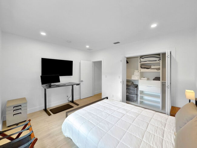 Foto del edificio - 130 SW 25th Rd