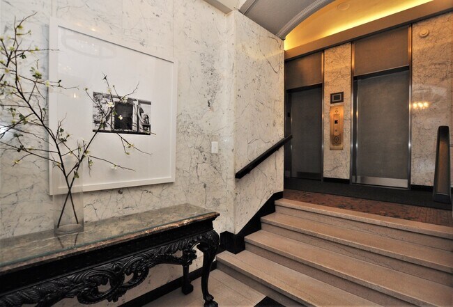 Foto del edificio - 6101 N Sheridan Rd