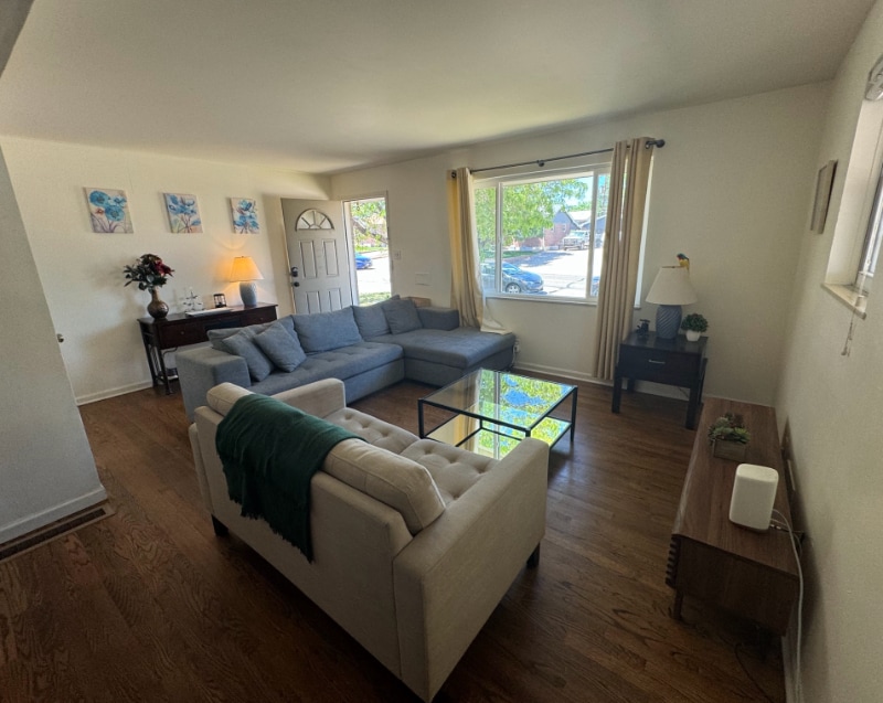 Photo - 900 E 112th Pl