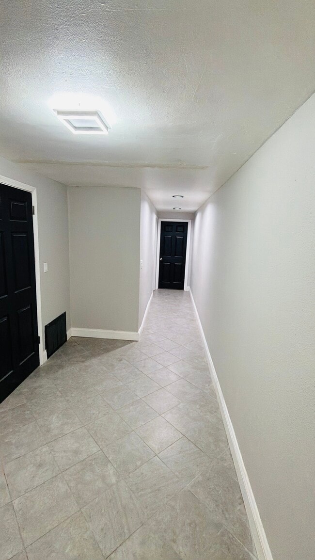 Building Photo - 1384 Behles Ave