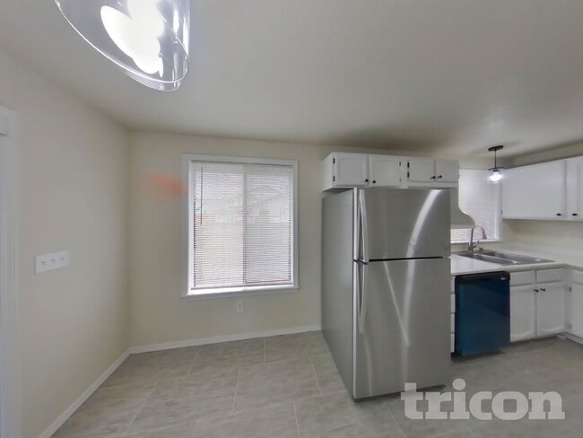 Building Photo - 1504 8th Ave Ct SE