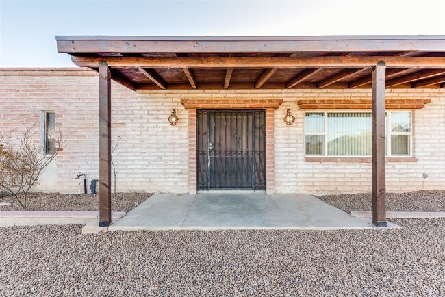 Foto del edificio - 7005 N Wade Rd