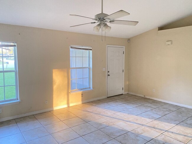 Foto del edificio - Tiled 3/2/2 available now!