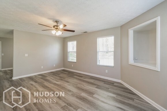 Building Photo - 101 Pin Oak Trail