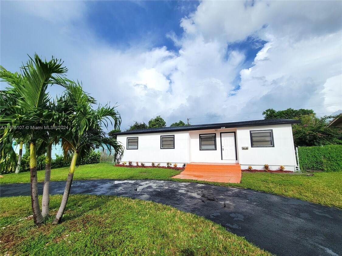 2520 NW 31st Ave, Fort Lauderdale, FL 33311 House Rental in Fort