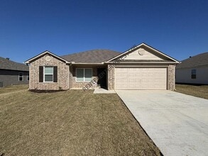 Building Photo - 34-10 10 Point Ln