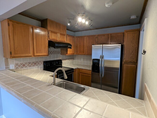 Building Photo - 202 Compton Cir