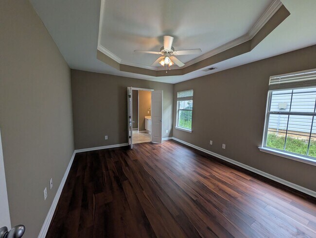 Foto del edificio - 323 Forest Lakes Dr
