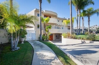 Building Photo - 2301 Irvine Ave
