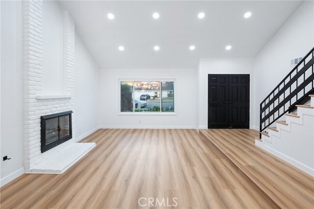 Foto del edificio - 15102 Lorenat St